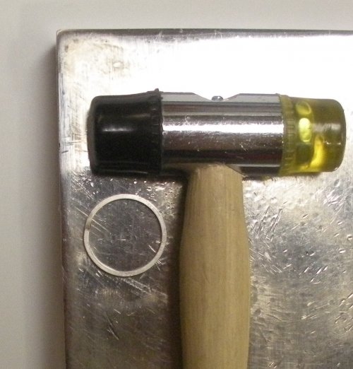 Judy Larson's Bezels Using Square Wire - , Metalwork, Cutting, Cutting Tool, Cutters, Filing, Finishing, Butane Torch, Soldering, Solder, Design, rawhide mallet to flatten the ring